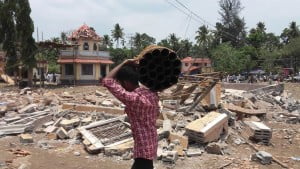 Kerala CM Oommen Chandy orders judicial probe into Kollam fire tragedy