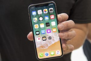 iPhone X Hit With Production Snag, May Be Available in Short Quantity at Launch: Report